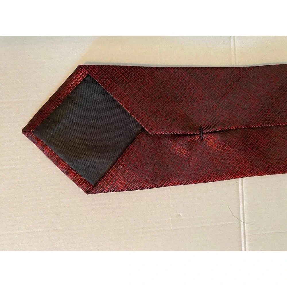 Van Heusen Mens Burgundy Red Black Micro Pattern Textured Polyester Necktie